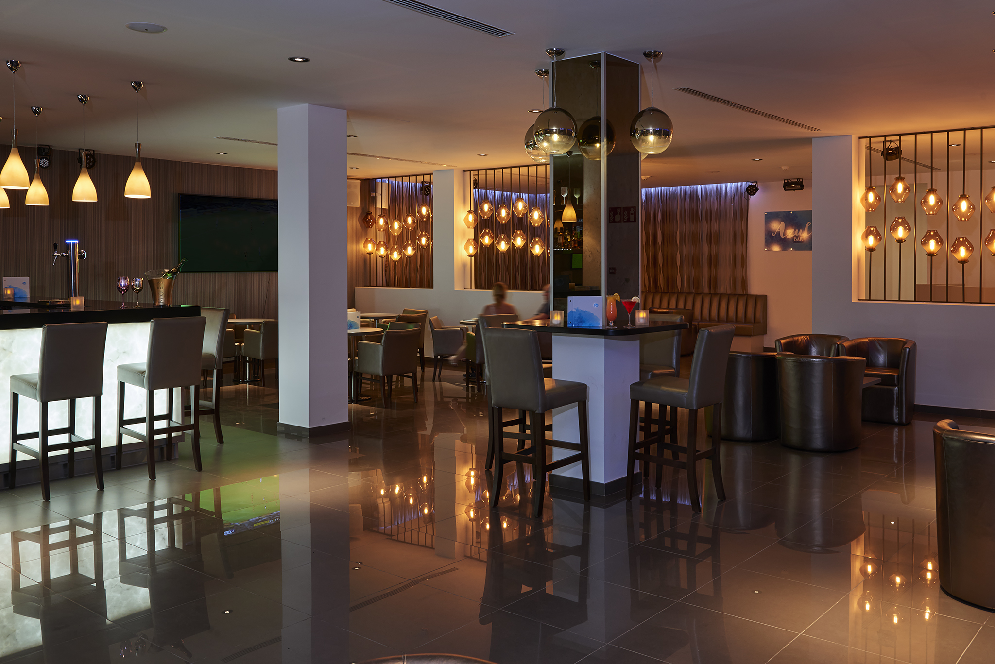 nightlife on sal late bar